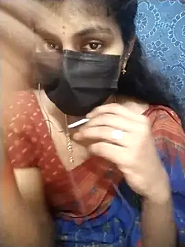 Snapshot of Nithiila chatting on 10.29.25 Nithiila online show from 10.29.25