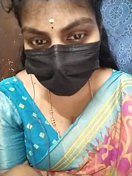 Snapshot of Nithiila chatting on 10.30.25 Nithiila online show from 10.30.25