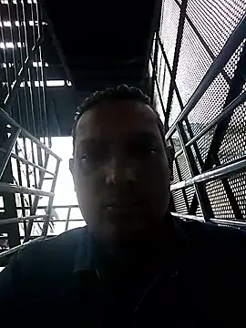 Snapshot of bisexdon chatting on 10.04.25 bisexdon online show from 10.04.25