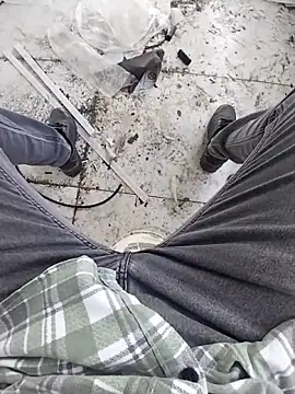 Snapshot of bisexdon chatting on 10.15.25 bisexdon online show from 10.15.25