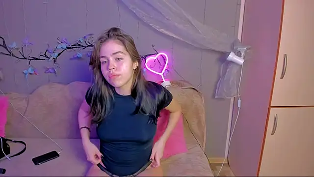 Kitty Mila online show from 12.15.25