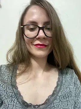 Snapshot of SophieDesire chatting on 09.18.25 SophieDesire online show from 09.18.25