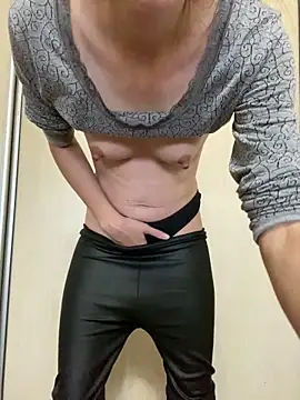 Snapshot of SophieDesire chatting on 10.20.25 SophieDesire online show from 10.20.25