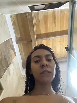 GiorgiaLuxee online show from 10.31.25