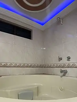 GiorgiaLuxee online show from 11.16.25