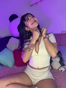 LindaWz  online show from 04.28.26