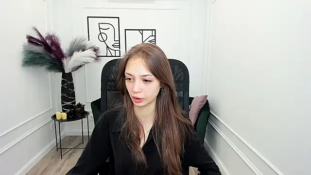 EmilyGraydis online show from 11.19.25