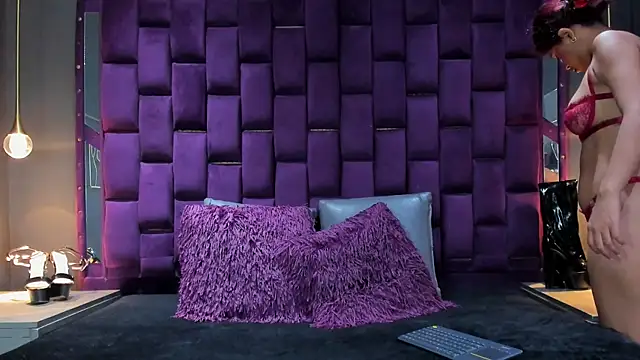 Snapshot of MilaRiva chatting on 09.24.25 MilaRiva online show from 09.24.25