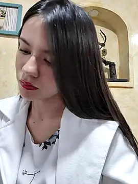 Snapshot of CHARLOTTE__05 chatting on 09.15.25 CHARLOTTE 05 online show from 09.15.25