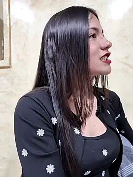 Snapshot of CHARLOTTE__05 chatting on 10.25.25 CHARLOTTE 05 online show from 10.25.25