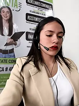 Snapshot of CHARLOTTE__05 chatting on 11.04.25 CHARLOTTE 05 online show from 11.04.25