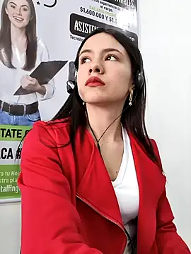 Snapshot of CHARLOTTE__05 chatting on 11.06.25 CHARLOTTE 05 online show from 11.06.25