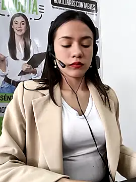 Snapshot of CHARLOTTE__05 chatting on 11.10.25 CHARLOTTE 05 online show from 11.10.25