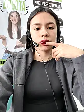 Snapshot of CHARLOTTE__05 chatting on 11.11.25 CHARLOTTE 05 online show from 11.11.25