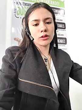 Snapshot of CHARLOTTE__05 chatting on 11.13.25 CHARLOTTE 05 online show from 11.13.25