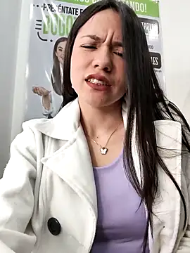 Snapshot of CHARLOTTE__05 chatting on 11.27.25 CHARLOTTE 05 online show from 11.27.25