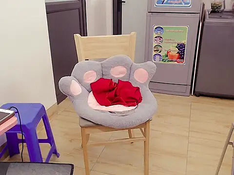 Snapshot of Funnygirl_9x chatting on 09.15.25 Funnygirl 9x online show from 09.15.25