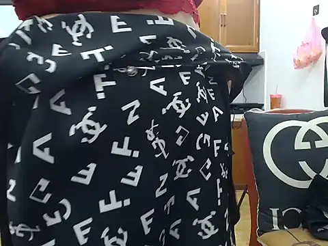 Snapshot of Funnygirl_9x chatting on 09.18.25 Funnygirl 9x online show from 09.18.25