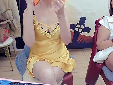 Snapshot of Funnygirl_9x chatting on 11.05.25 Funnygirl 9x online show from 11.05.25