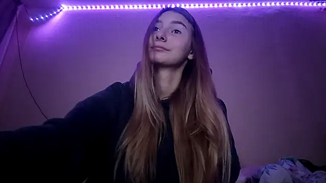 Nymera flare online show from 11.18.25