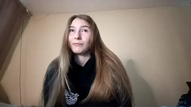 Nymera flare online show from 12.17.25