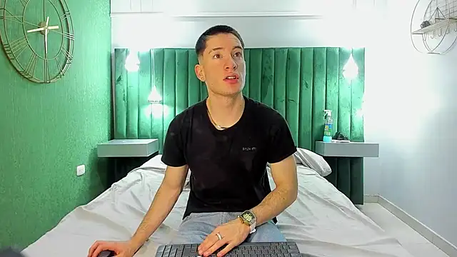 HunterHeat  online show from 11.15.25