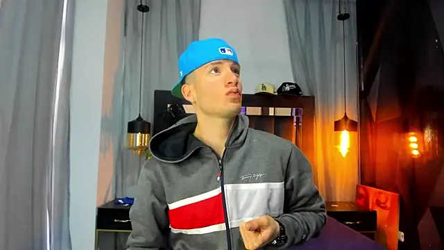 HunterHeat  online show from 12.21.25