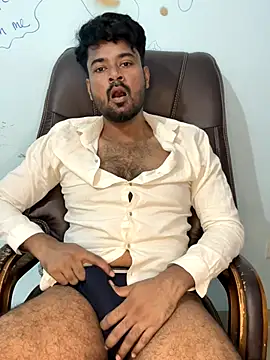 Snapshot of MeekBatgirl chatting on 10.03.25 MeekBatgirl online show from 10.03.25