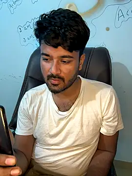 Snapshot of MeekBatgirl chatting on 10.11.25 MeekBatgirl online show from 10.11.25