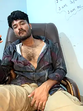 Snapshot of MeekBatgirl chatting on 10.13.25 MeekBatgirl online show from 10.13.25