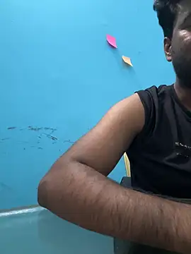 Snapshot of MeekBatgirl chatting on 11.28.25 MeekBatgirl online show from 11.28.25