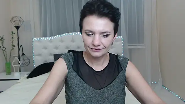 AvaSaturnian online show from 11.07.25