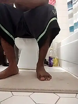 Snapshot of moneybaggtj chatting on 10.17.25 moneybaggtj online show from 10.17.25