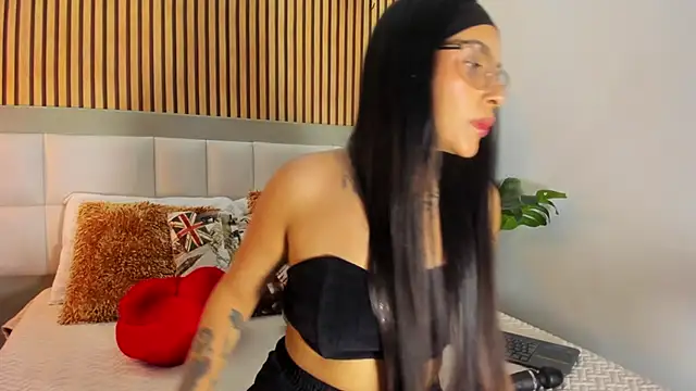 Snapshot of Roseaurora chatting on 09.16.25 Roseaurora online show from 09.16.25