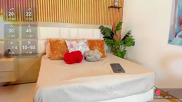 Snapshot of Roseaurora chatting on 10.06.25 Roseaurora online show from 10.06.25