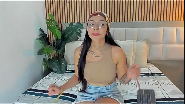 Roseaurora online show from 02.13.26