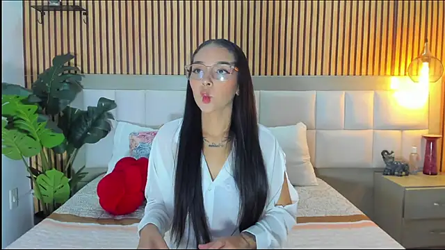 Roseaurora online show from 02.21.26