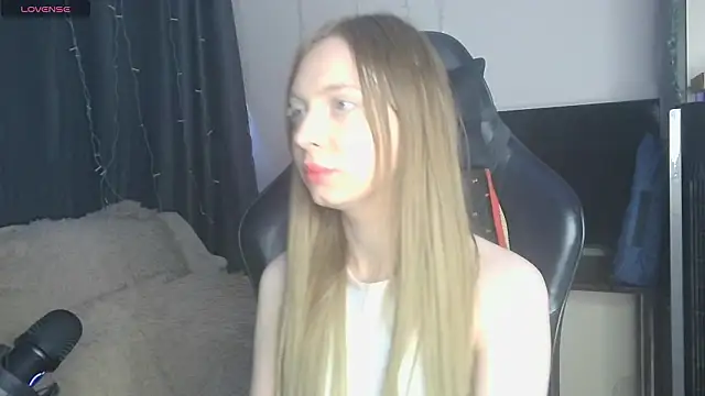 Snapshot of BabbbyFoxxx chatting on 03.12.26 BabbbyFoxxx online show from 03.12.26