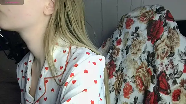 Snapshot of BabbbyFoxxx chatting on 04.09.26 BabbbyFoxxx online show from 04.09.26