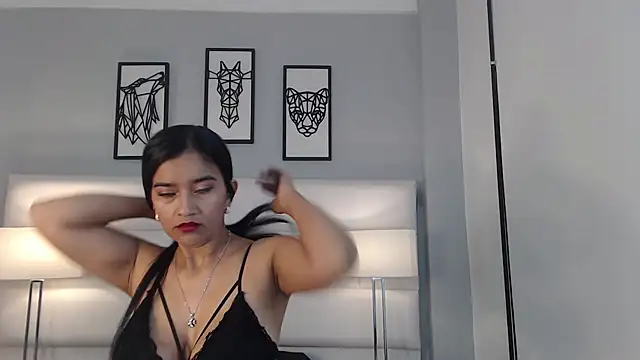 Snapshot of Valeria_Velez_ chatting on 10.10.25 Valeria Velez online show from 10.10.25