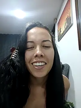 MiaForever1 online show from 11.26.25