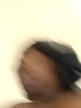 Snapshot of CREAMYASSNAEE chatting on 10.05.25 CREAMYASSNAEE online show from 10.05.25