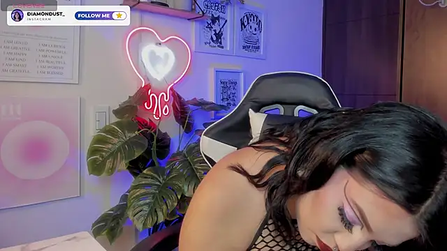 Snapshot of diamond_dustt chatting on 09.24.25 diamond dustt online show from 09.24.25