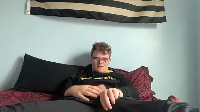 Snapshot of Andyripp chatting on 04.02.26 Andyripp online show from 04.02.26