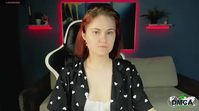 Snapshot of Roxy_foxi chatting on 09.20.25 Roxy foxi online show from 09.20.25