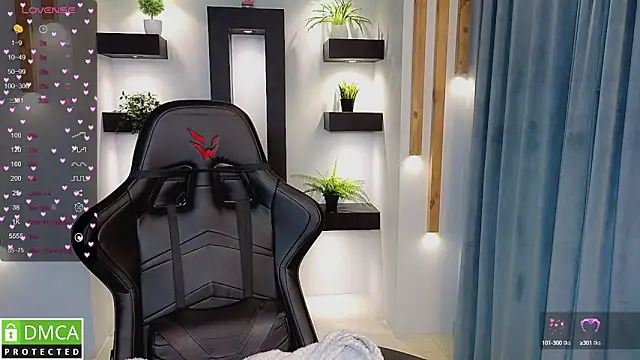 Snapshot of Roxy_foxi chatting on 09.29.25 Roxy foxi online show from 09.29.25