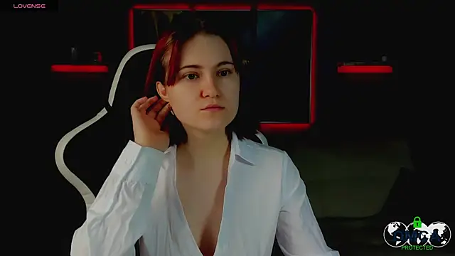 Snapshot of Roxy_foxi chatting on 10.11.25 Roxy foxi online show from 10.11.25