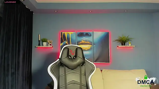 Snapshot of Roxy_foxi chatting on 11.14.25 Roxy foxi online show from 11.14.25