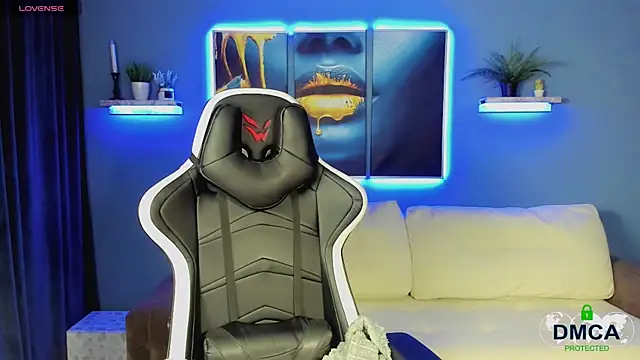 Snapshot of Roxy_foxi chatting on 11.16.25 Roxy foxi online show from 11.16.25