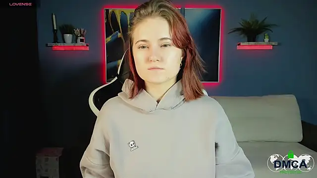 Snapshot of Roxy_foxi chatting on 11.21.25 Roxy foxi online show from 11.21.25